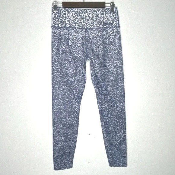 Soul By Soulcycle Lavender Leopard Ombre Leggings Size M - Picture 8 of 10